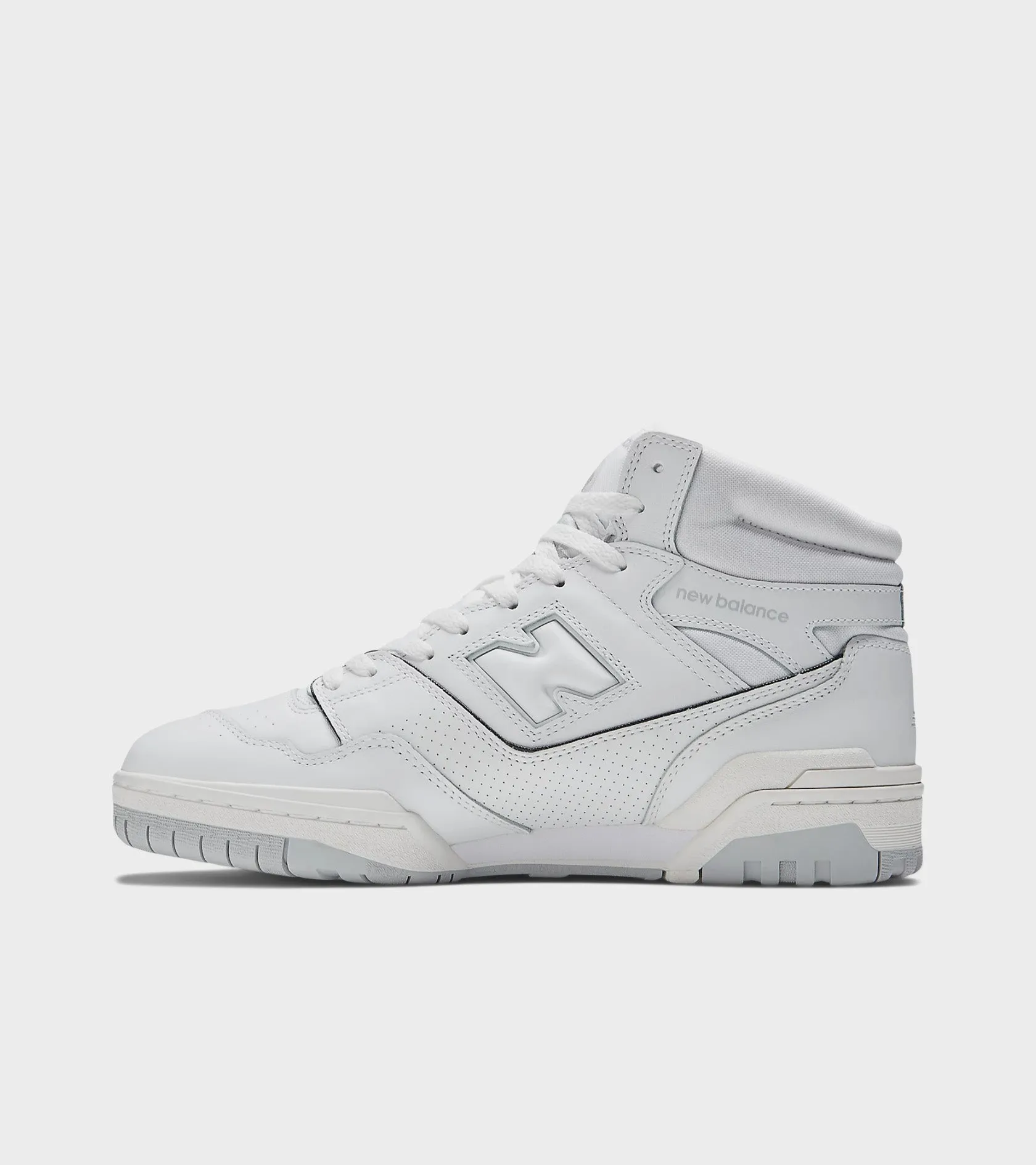 BB650RWW White