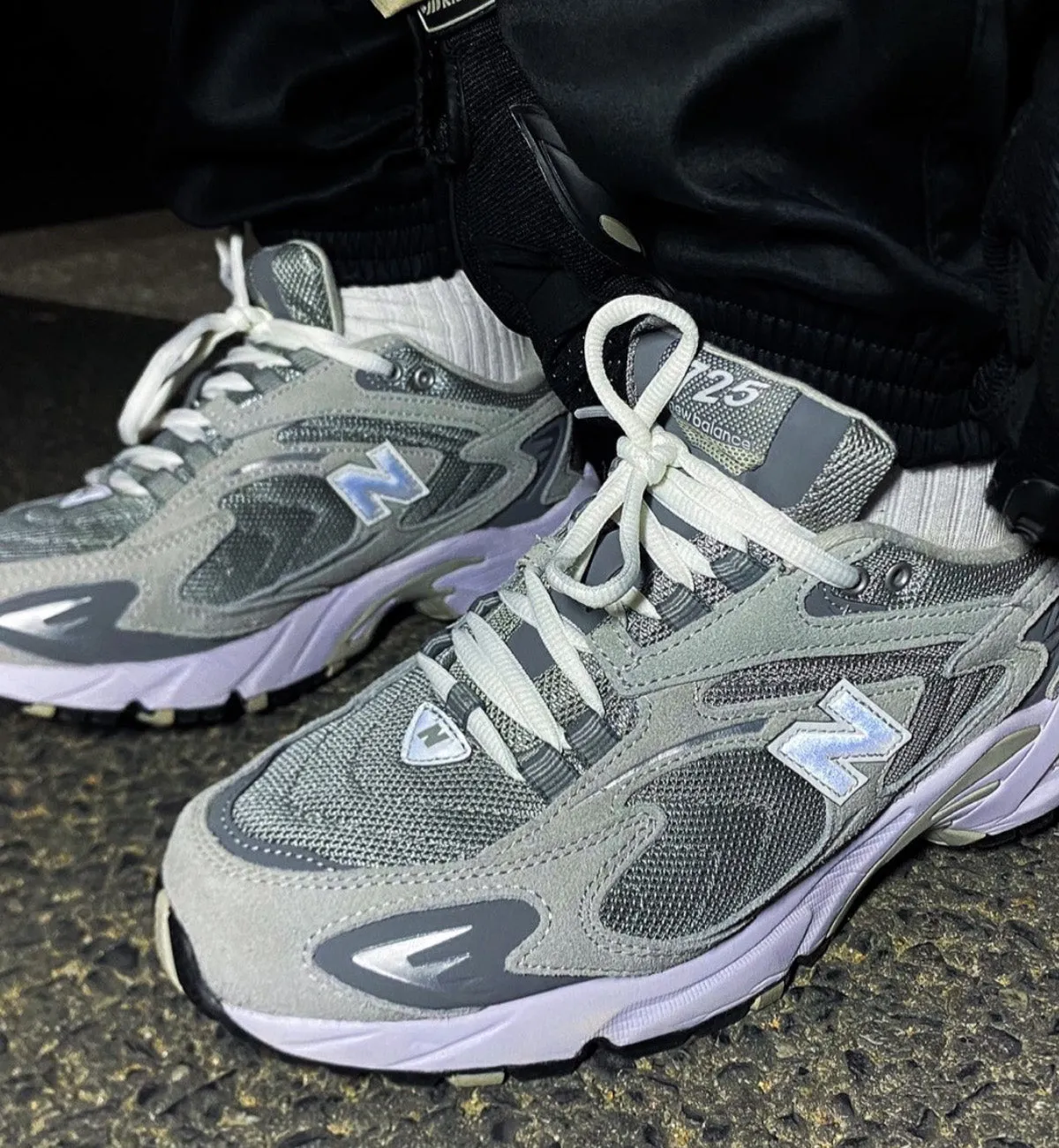 New Balance 725 Grey